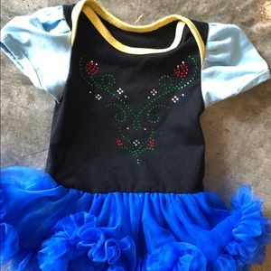 Baby Anna outfit